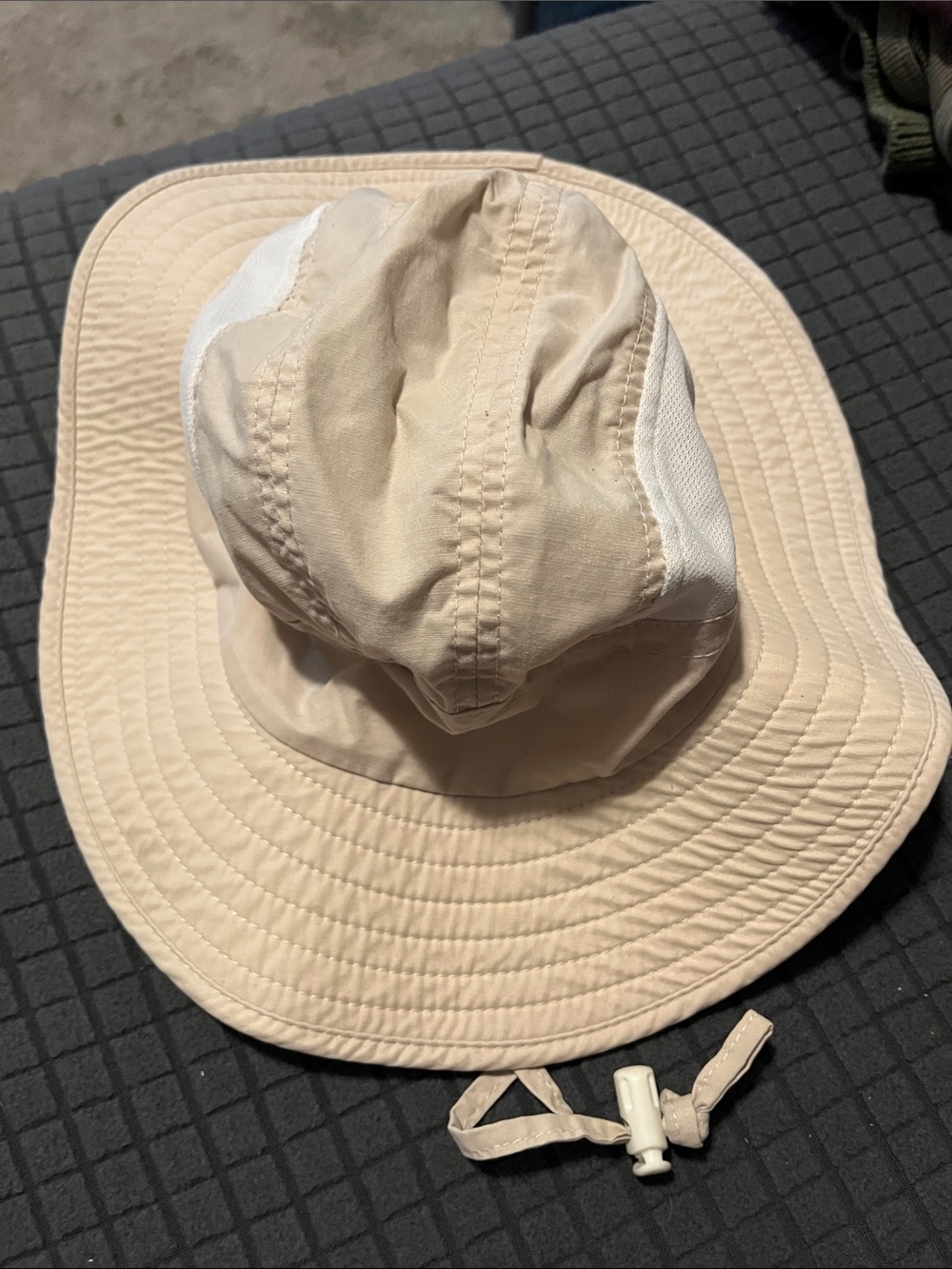 Women’s Eddie Bauer Sun Bucket Hat with Chin Strap